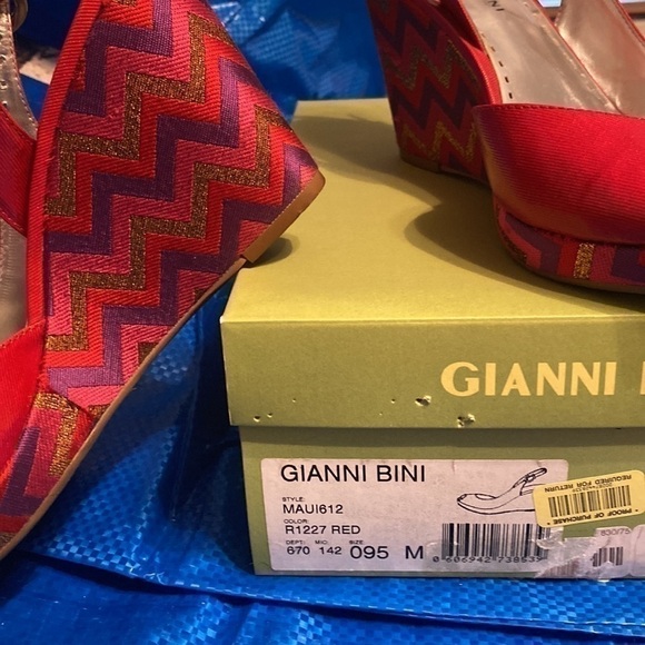 👠 Red Sexy Wedges take me dancing w/gold,red & purple chevron heels Sz 9… - Picture 8 of 10